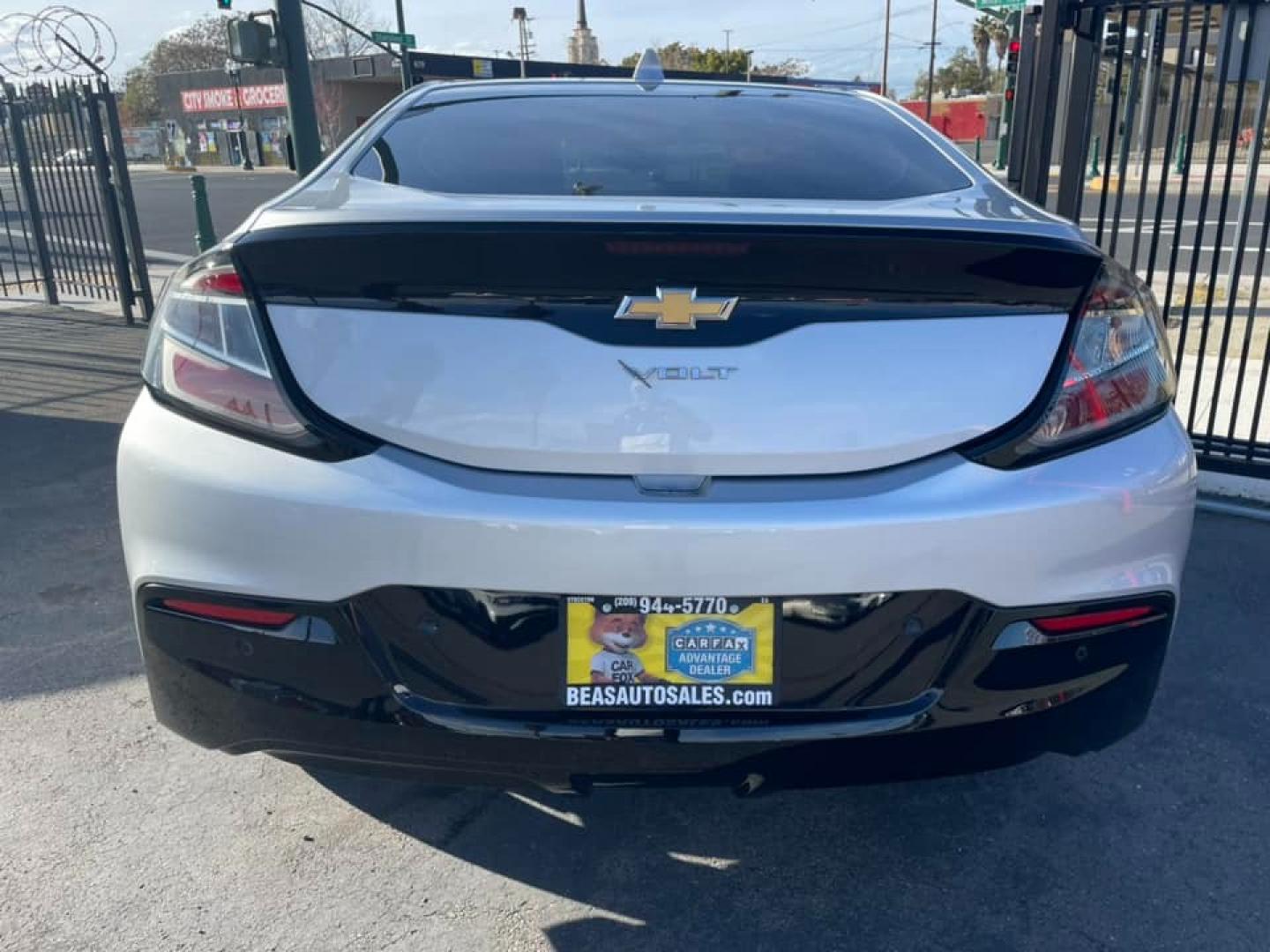 2018 SILVER /BLACK Chevrolet Volt LT (1G1RC6S5XJU) with an 1.5L L4 DOHC 16V engine, CVT transmission, located at 744 E Miner Ave, Stockton, CA, 95202, (209) 944-5770, 37.956863, -121.282082 - PLUS TAXES AND FEES - Photo#12